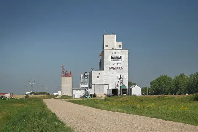 The grain elevators at Eyebrow